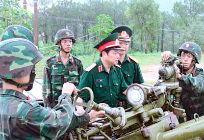 Thượng tướng Đỗ Bá Tỵ thăm, kiểm tra các đơn vị trên địa bàn tỉnh Quảng Ninh