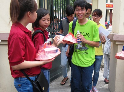 1.200 suất cơm chay dành cho các sĩ tử