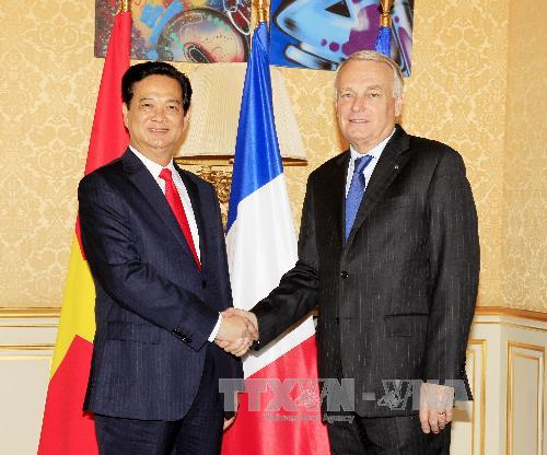 Việt Nam và Pháp chính thức nâng quan hệ lên cấp đối tác chiến lược