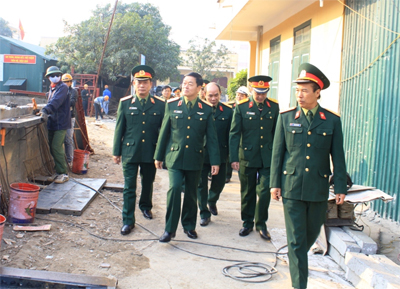 Thượng tướng Lê Hữu Đức kiểm tra, làm việc với Bộ tư lệnh Binh chủng Hóa học