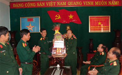 Trung tướng Đào Duy Minh thăm, kiểm tra, chúc Tết các đơn vị quân đội ở miền Trung – Tây Nguyên