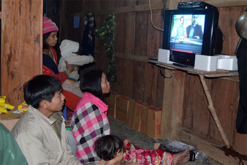 Tết này làng Pêtapoóc không ngủ vì…có điện