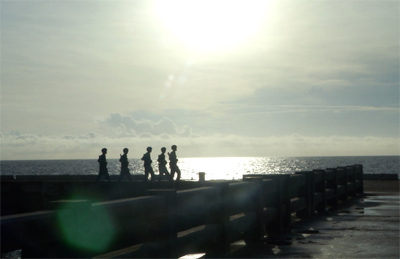 Dáng người canh biển!