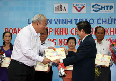 Tôn vinh 52 doanh nghiệp tiêu biểu năm 2014