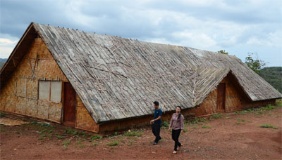 Chậm tiến độ, làm khổ người dân