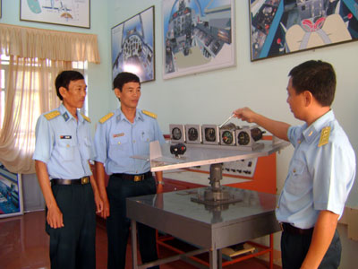 Khoa Thiết bị Hàng không chủ động bám sát thực tiễn