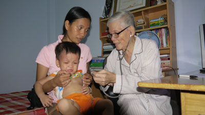 Tình bạn cảm động của 5 người lính quân y