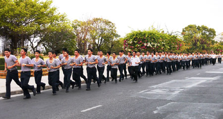 Học viện Hải quân chạy hưởng ứng Ngày chạy thể thao quân sự thế giới 