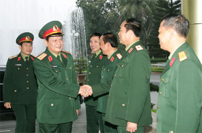 Thượng tướng Nguyễn Thành Cung thăm, làm việc tại Quân khu 4