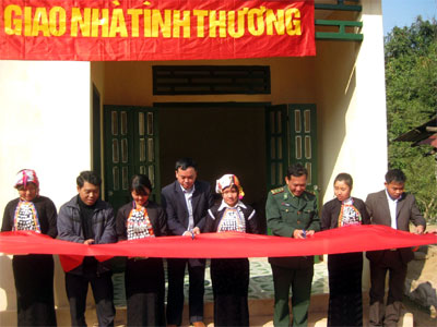 Xuân về bản Nậm Sim