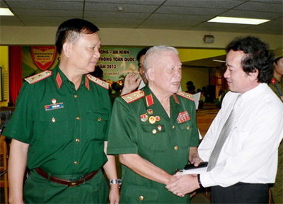 Cổ vũ tinh thần chiến đấu ở Điện Biên Phủ