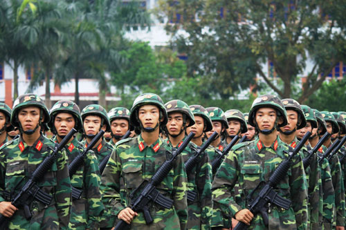 “Vượt nắng thắng mưa” trên các sân tập diễu binh  