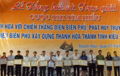 Trao giải cuộc thi viết: Thanh Hóa với chiến thắng Điện Biên Phủ
