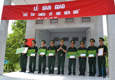 Tặng nhà “Mái ấm chiến sĩ nơi biên giới” tại tỉnh An Giang và Đồng Tháp