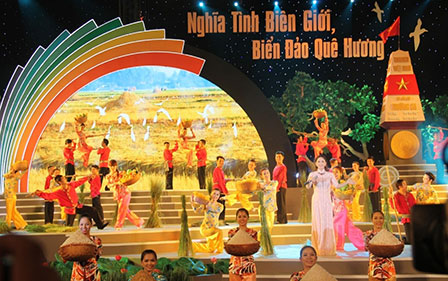 Liên hoan tuyên truyền giới thiệu sách chủ đề “Thiêng liêng biển đảo quê hương” tại Quảng Ngãi