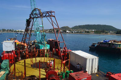 Người dân đảo Lý Sơn phấn khởi chờ đón dòng điện quốc gia 