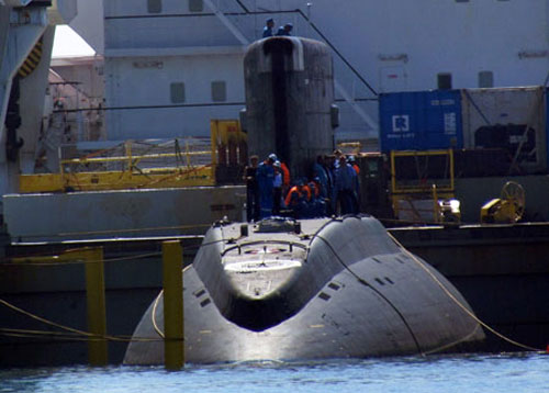 Kể chuyện lai dắt tàu ngầm HQ-182 Hà Nội vào cảng Cam Ranh