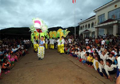 Trung thu sớm với trẻ em dân tộc thiểu số