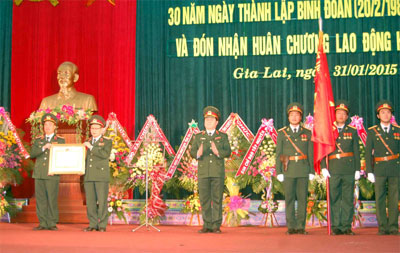 Binh đoàn 15 đón nhận Huân chương Lao động hạng Nhất