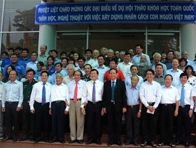 Chủ tịch nước Trương Tấn Sang dự Hội thảo “Văn học, nghệ thuật với việc xây dựng nhân cách con người Việt Nam”