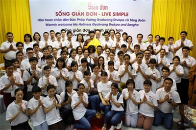 Hơn 400 bạn trẻ tham gia chiến dịch “Sống giản đơn”