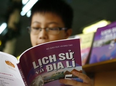 Việc tích hợp giáo dục lịch sử vào các môn khác như thế nào?