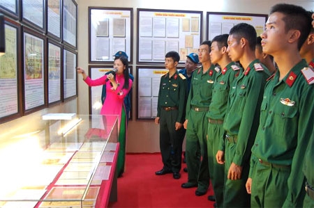 Trưng bày 10 nhóm tư liệu khẳng định Hoàng Sa, Trường Sa thuộc chủ quyền Việt Nam 