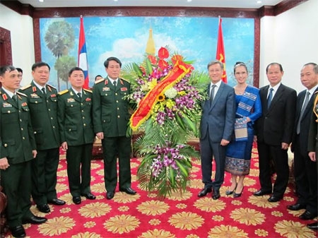 Đoàn đại biểu Bộ Quốc phòng, Bộ Ngoại giao chúc mừng Quốc khánh Lào