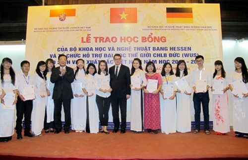 85 sinh viên nhận học bổng Hessen (Đức)
