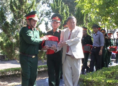 Huyện Đăk Hà truy điệu, an táng 7 hài cốt liệt sĩ