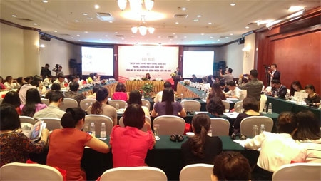 Năm 2015, khoảng 10.000 người nhiễm HIV