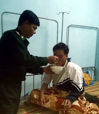 Quảng Ngãi: Đã vớt được 1 ngư dân mất liên lạc trên biển 