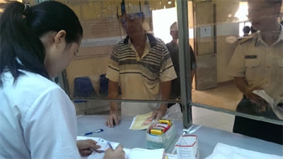 Hoạt động truyền thông trong khám chữa bệnh bằng bảo hiểm y tế 