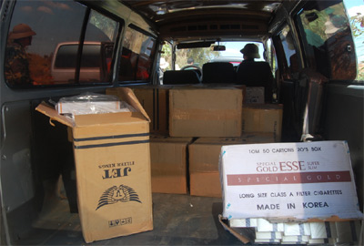 Bắt 13.500 gói thuốc lá ngoại nhập lậu