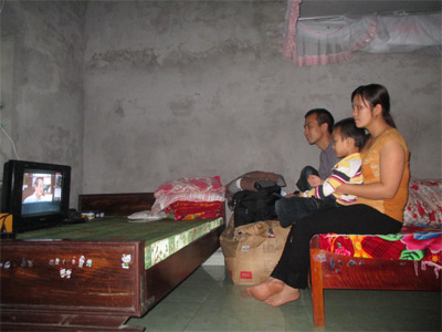 Điện về xã đảo Bản Sen 