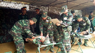 Kiểm tra việc triển khai trạm quân y tại Trung đoàn 95, Sư đoàn 325, Quân đoàn 2