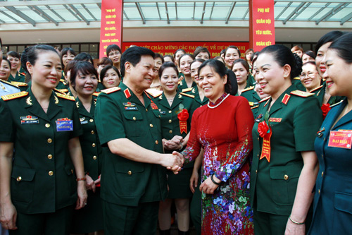 Hội nghị điển hình tiên tiến phụ nữ Quân đội giai đoạn 2010-2015: Muôn sắc hoa ngát hương
