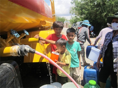 Những món quà nặng nghĩa tình                    