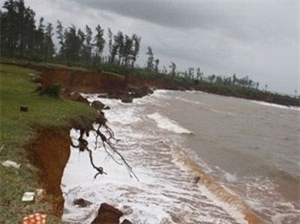 Báo động sạt lở đê bao đầu nguồn vùng lũ tại Tiền Giang 