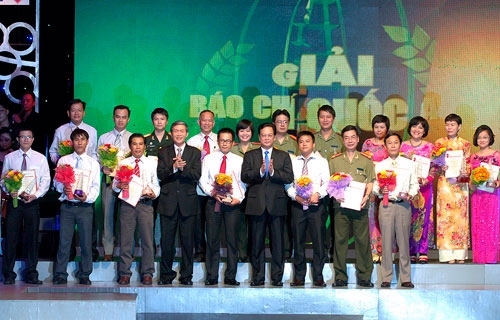 Xây dựng nền báo chí Việt Nam cách mạng và chuyên nghiệp