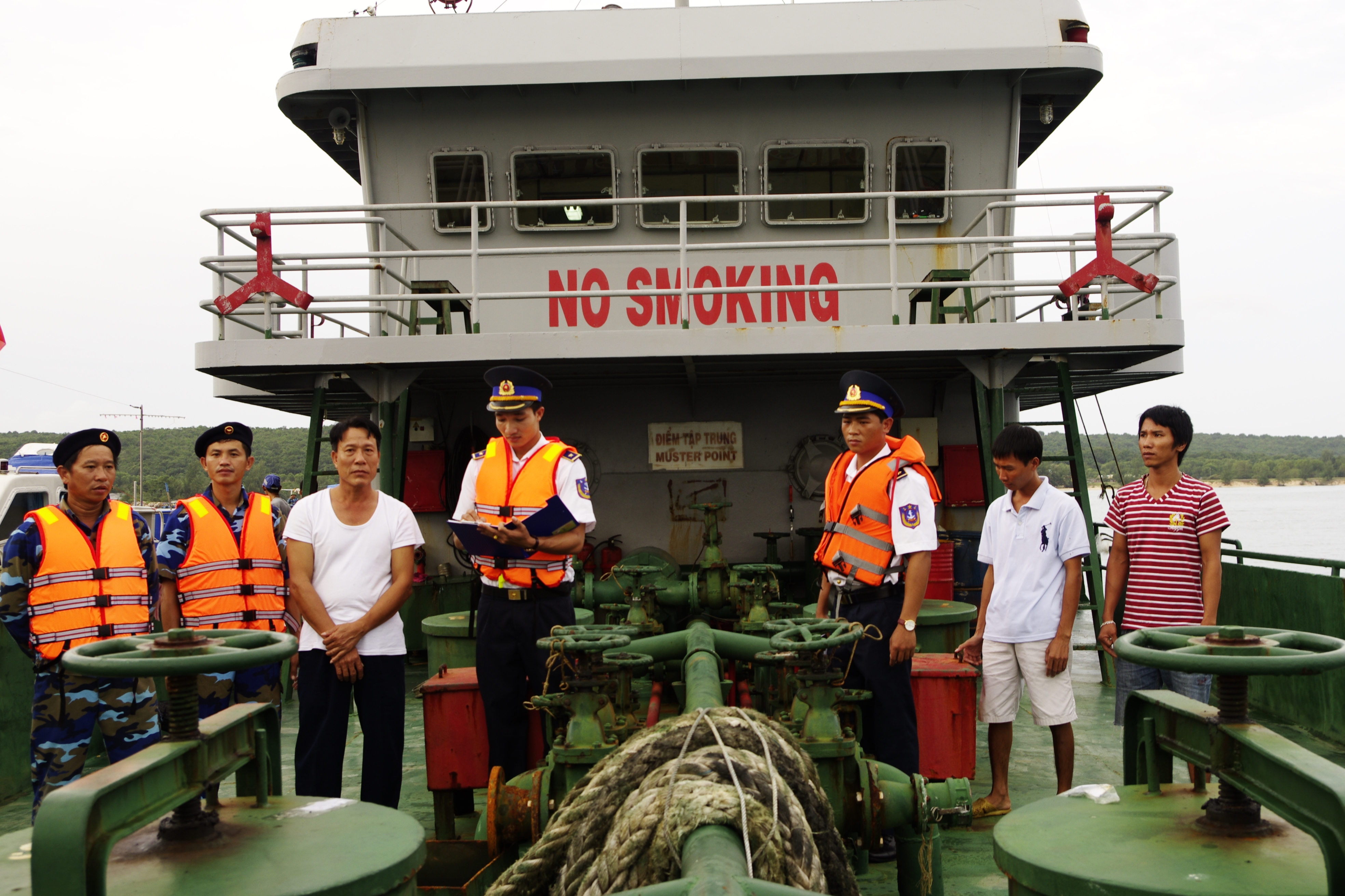 Giữ bình yên trên biển Tây Nam