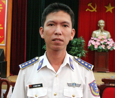 Kiên cường bám biển