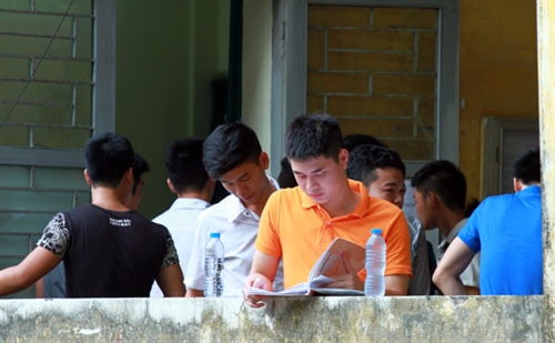 Thi môn Lịch sử, trường thi 