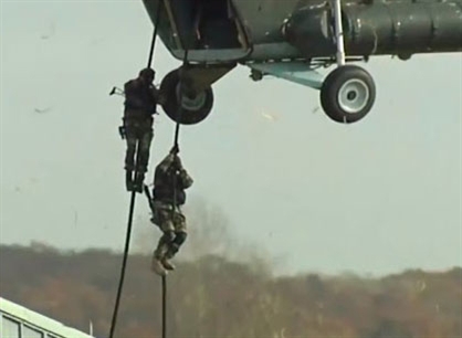 Nga tập trận bắn đạn thật và đổ bộ từ trực thăng 