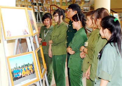 Coi giáo dục QP-AN là nhiệm vụ trọng tâm