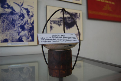 Chiếc “đèn dầu dọc” của Đại tướng