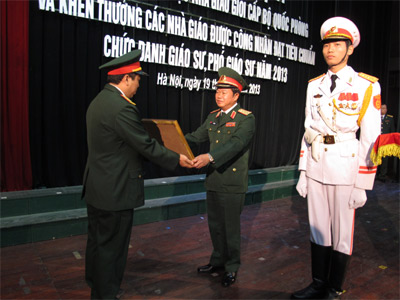 Thêm 77 giáo sư, phó giáo sư và 212 Nhà giáo giỏi cấp Bộ Quốc phòng 