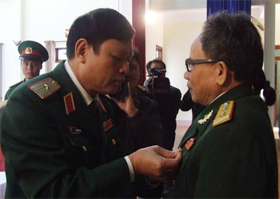 Truy tặng đồng chí Bùi Quang Thận và phong tặng đồng chí Lê Duy Ứng danh hiệu Anh hùng LLVTND