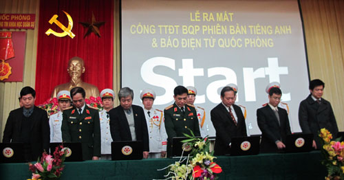Ra mắt Cổng Thông tin điện tử phiên bản tiếng Anh và Báo Điện tử Quốc phòng 