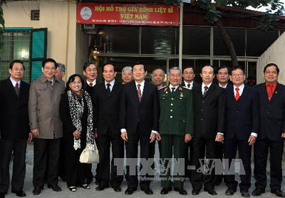 Chủ tịch nước Trương Tấn Sang thăm Hội Hỗ trợ gia đình liệt sĩ Việt Nam